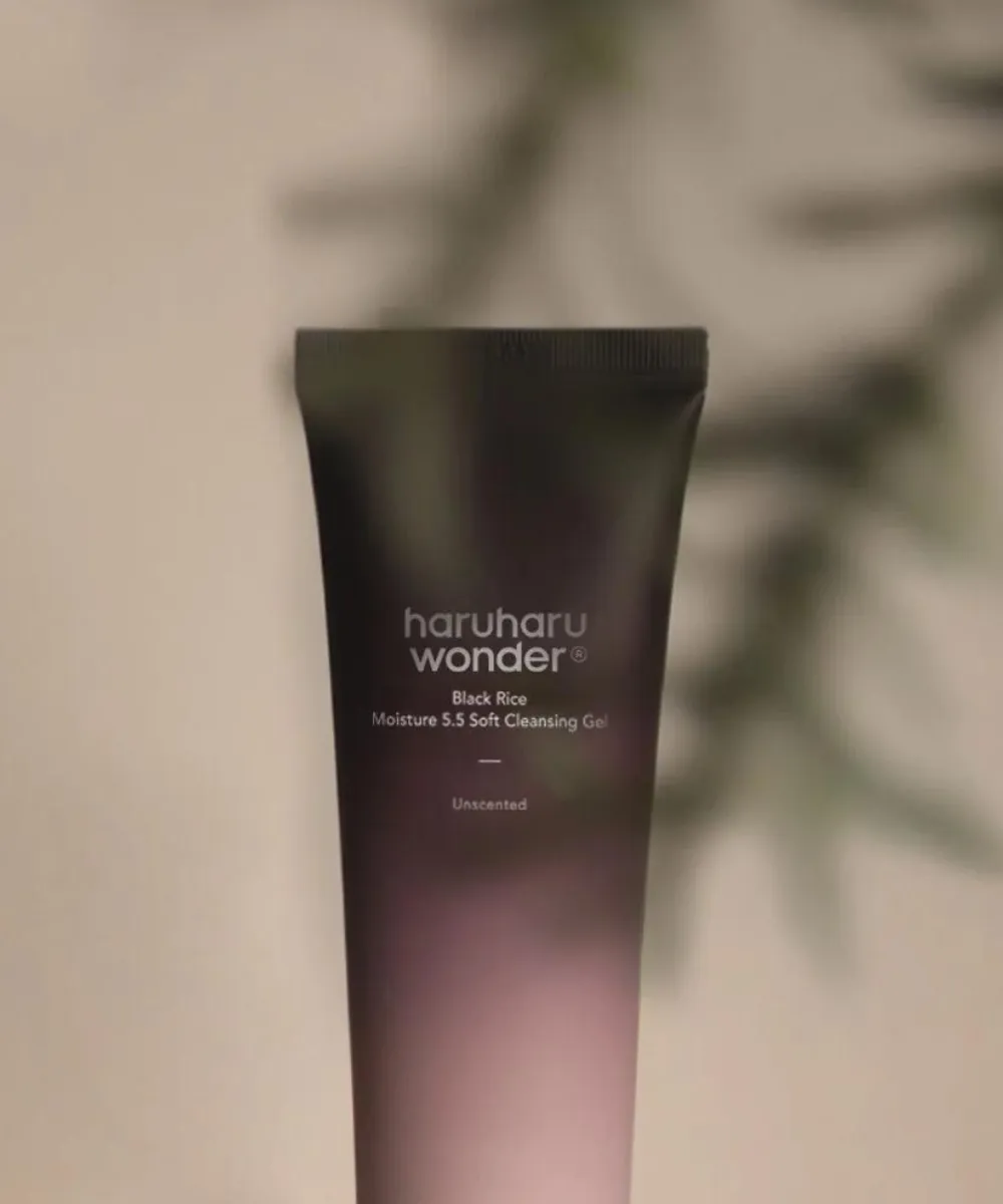 WONDER Black Rice Moisture 5.5 Soft Cleansing Gel
